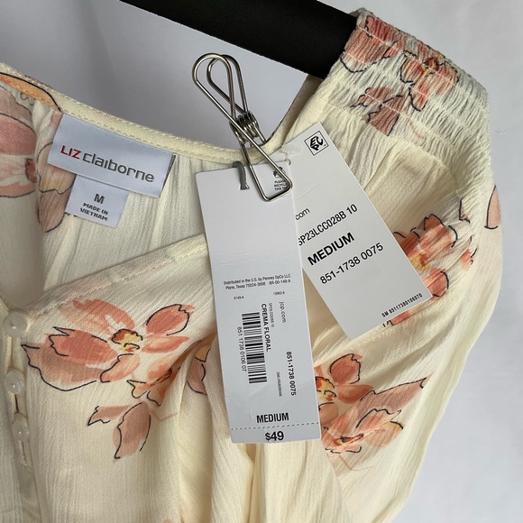 Liz Claiborne women’s size medium color, crema floral, long sleeve‎ lightweight - Picture 2 of 11